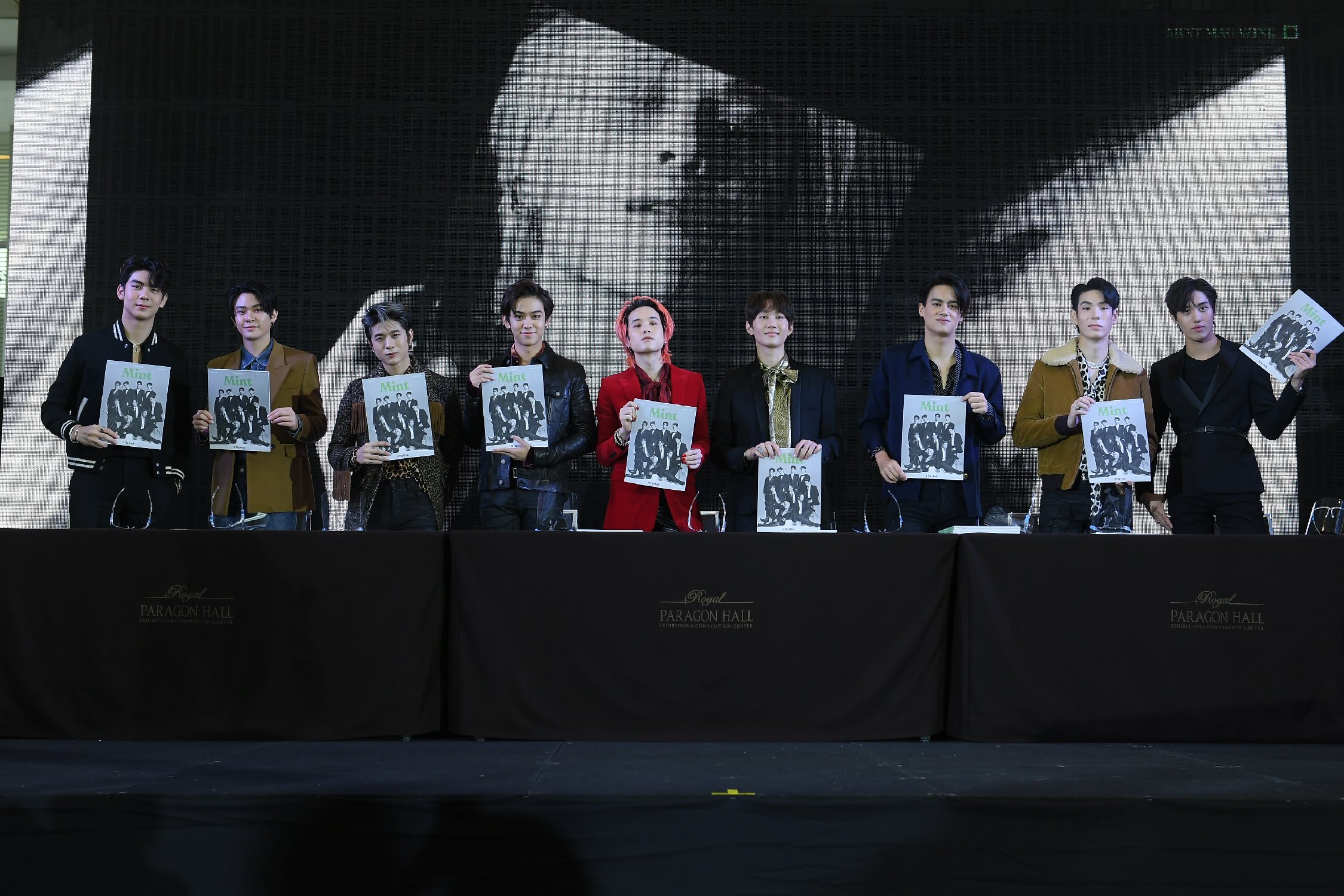 9 หนุ่ม รวมตัวเฉพาะกิจ แจก Mint Magazine Vol.2